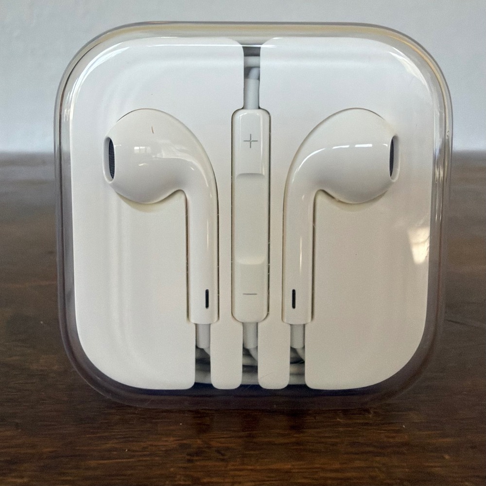 Genuine Apple Earpods Wired Earbuds 3.5mm Jack for iPhone iPod Mint Condition